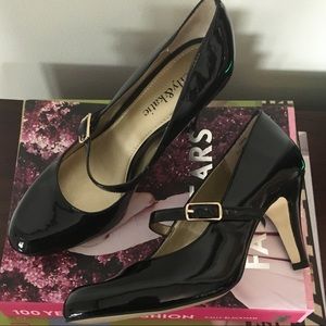 Size 6 Black Patent Leather Mary Janes!